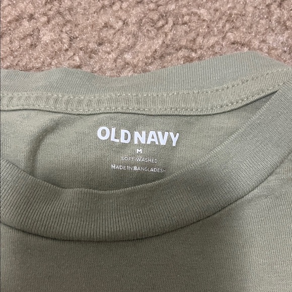 Old Navy Men's Sage Green Short Sleeve Tee - Picture 2 of 2